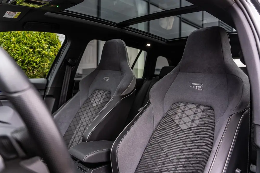 Volkswagen Golf Variant 1.5 eTSI R-Line|PANO|ACC|CAMERA|NAP uit 2024, foto 13