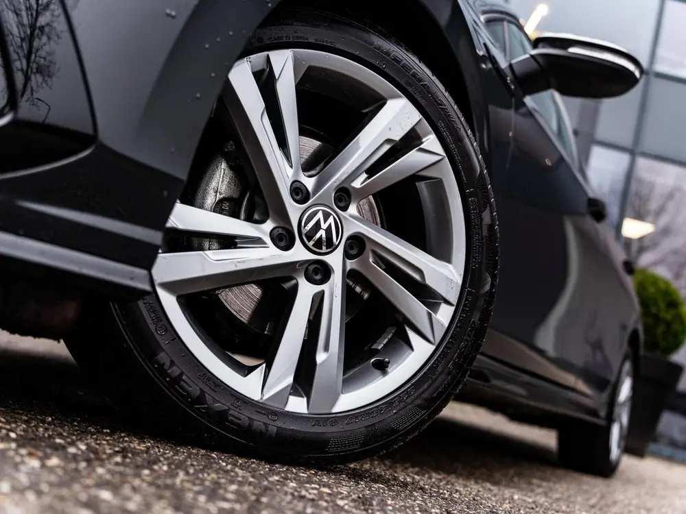 Volkswagen Golf Variant 1.5 eTSI R-Line|PANO|ACC|CAMERA|NAP uit 2024, foto 18
