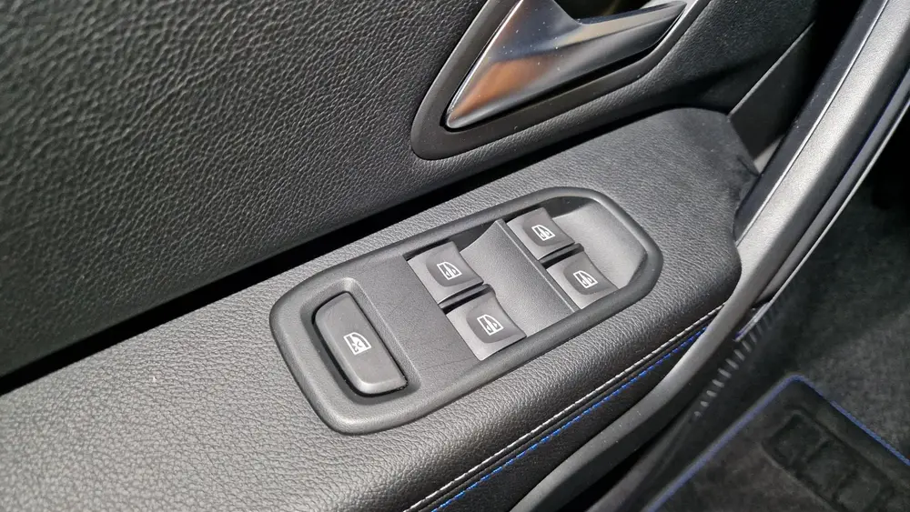 Dacia Duster 1.0 TCe Bi-Fuel Serie Limitee 15th Anniversary uit 2020, foto 19