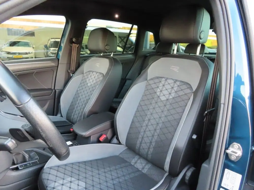 Volkswagen TIGUAN 1.4 TSI eHybrid R-Line Business+ Pano Trek uit 2022, foto 15