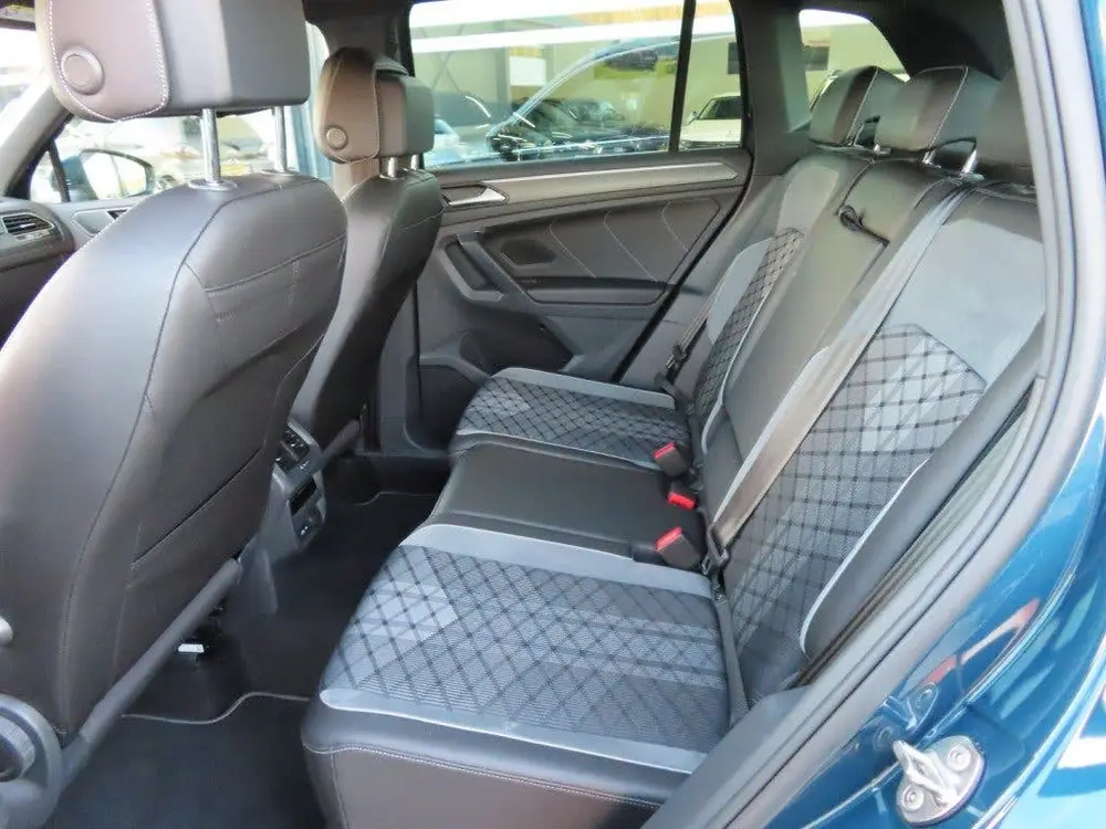 Volkswagen TIGUAN 1.4 TSI eHybrid R-Line Business+ Pano Trek uit 2022, foto 19