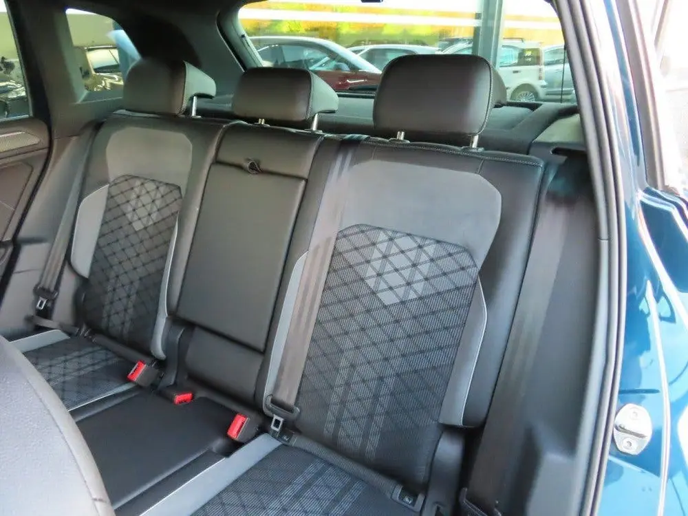 Volkswagen TIGUAN 1.4 TSI eHybrid R-Line Business+ Pano Trek uit 2022, foto 20