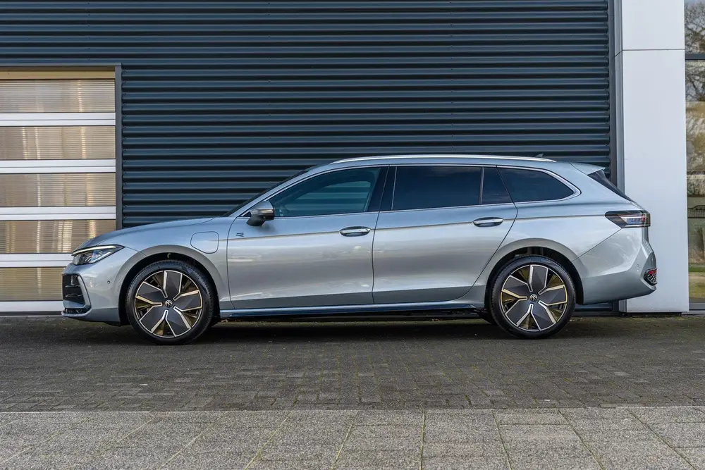 Volkswagen Passat Variant 1.5 eHybrid 204pk R-Line Edition | uit 2026, foto 12