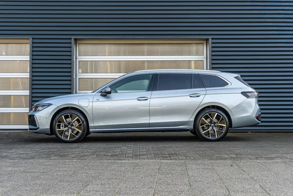 Volkswagen Passat Variant 1.5 eHybrid 204pk R-Line Edition | uit 2026, foto 15