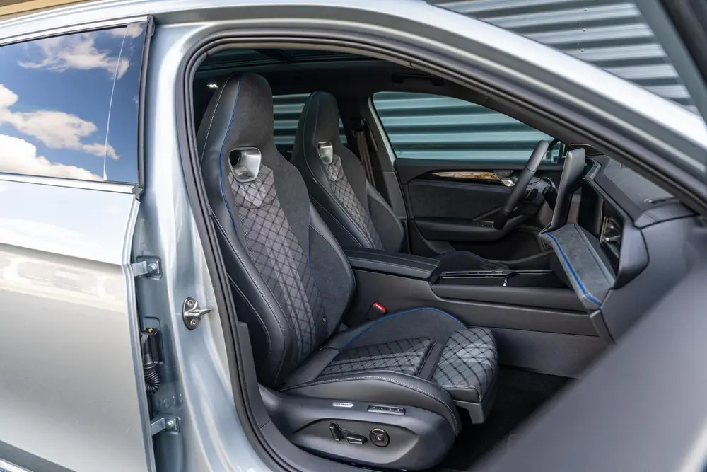 Volkswagen Passat Variant 1.5 eHybrid 204pk R-Line Edition | uit 2026, foto 16