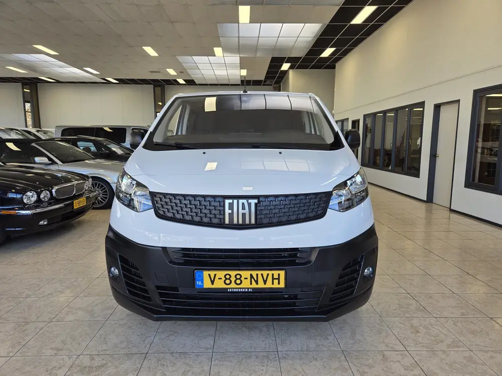 Opel Vivaro uit 2022, foto 11