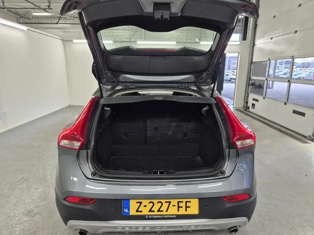 Volvo V40 Cross Country 1.5 T3 Polar+ Luxury uit 2019, foto 12