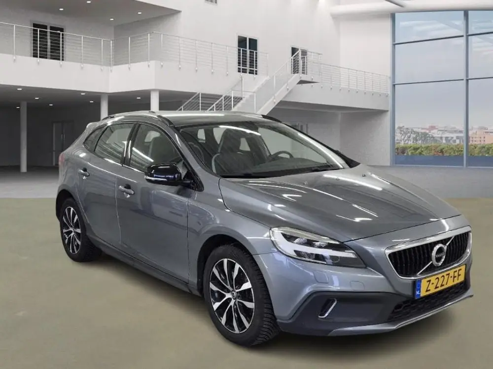Volvo V40 Cross Country 1.5 T3 Polar+ Luxury uit 2019, foto 2