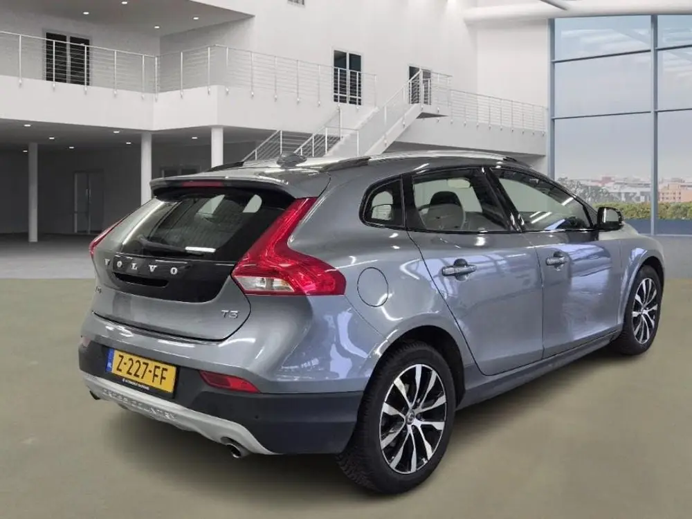 Volvo V40 Cross Country 1.5 T3 Polar+ Luxury uit 2019, foto 3