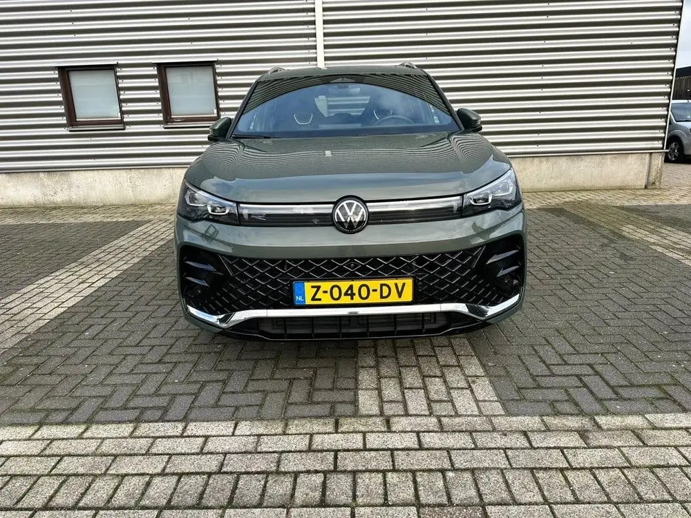 Volkswagen Tiguan 1.5 eTSI R-Line Business uit 2024, foto 2