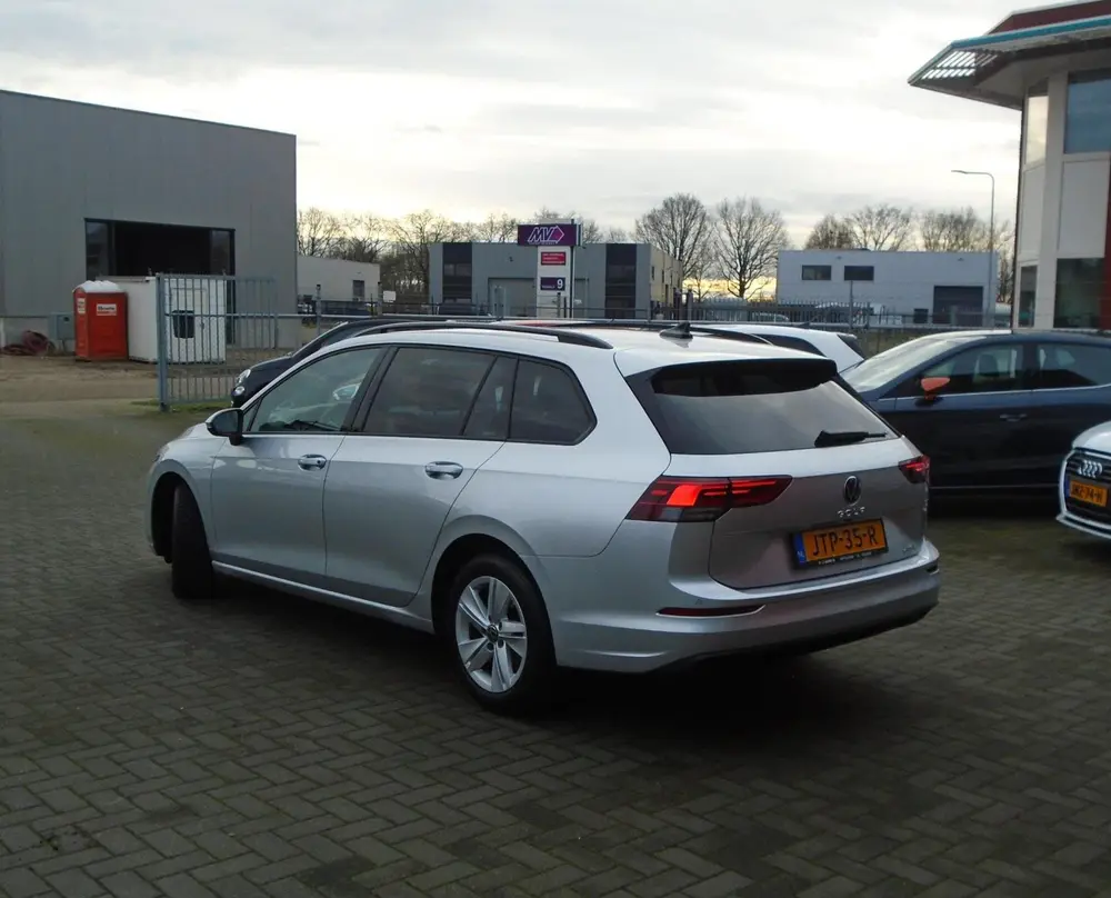 Volkswagen Golf 1.0 eTSI Life BusinessAutomaat,Cruise. uit 2020, foto 3