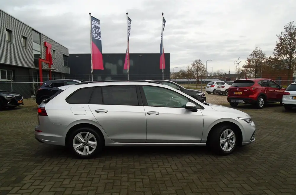 Volkswagen Golf 1.0 eTSI Life BusinessAutomaat,Cruise. uit 2020, foto 8