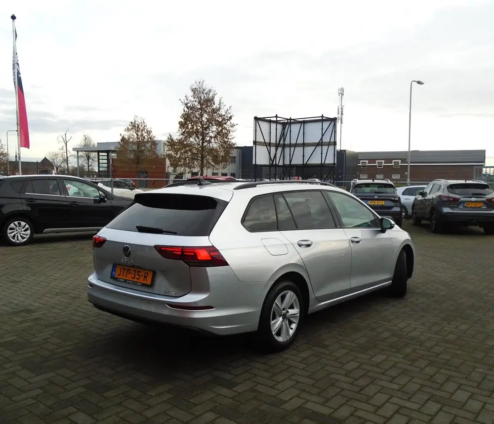 Volkswagen Golf 1.0 eTSI Life BusinessAutomaat,Cruise. uit 2020, foto 9