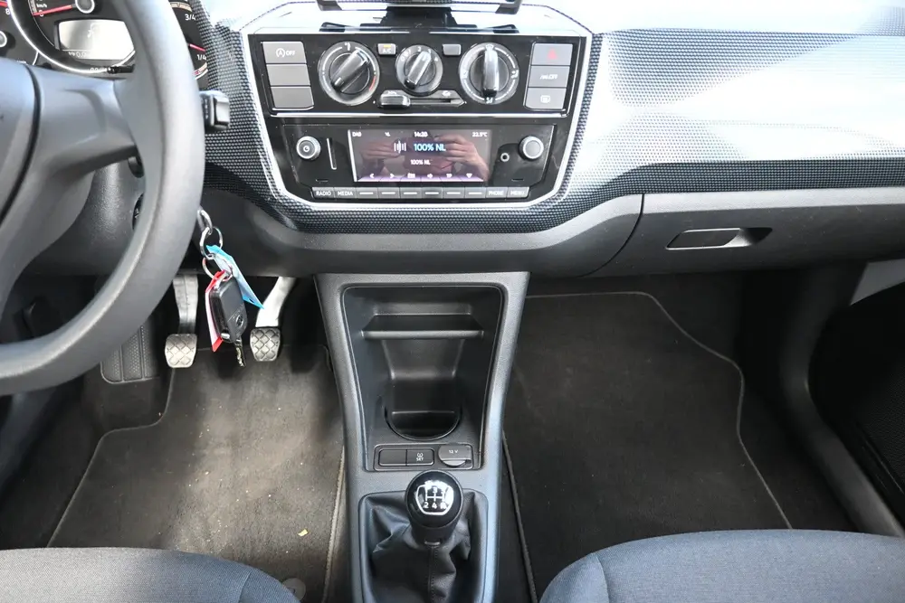 Volkswagen Up! 1.0 (bj 2023) uit 2023, foto 16