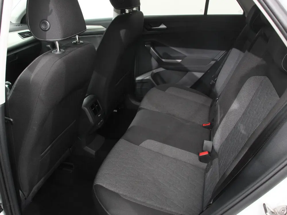 Volkswagen T-Roc 1.0 TSI 110pk Move Navigatie Apple Carpla/A uit 2023, foto 10