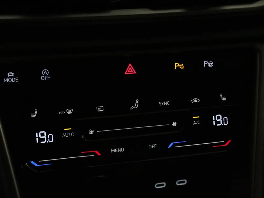 Volkswagen T-Roc 1.0 TSI 110pk Move Navigatie Apple Carpla/A uit 2023, foto 18