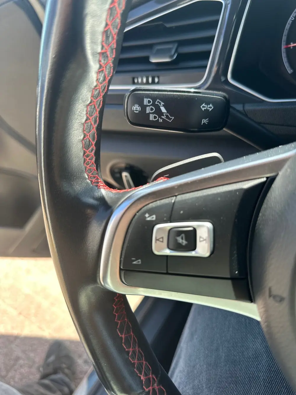 Volkswagen T-ROC 1.5 TSI AUTOMAAT uit 2019, foto 10