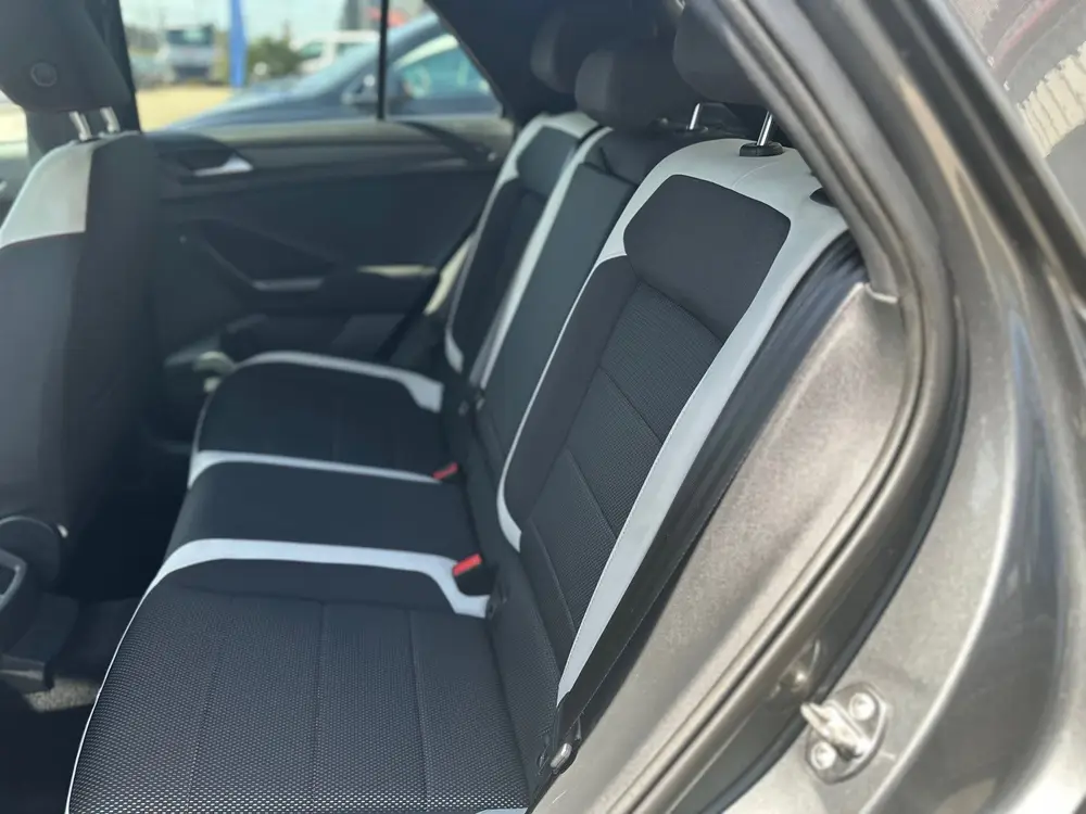 Volkswagen T-ROC 1.5 TSI AUTOMAAT uit 2019, foto 17
