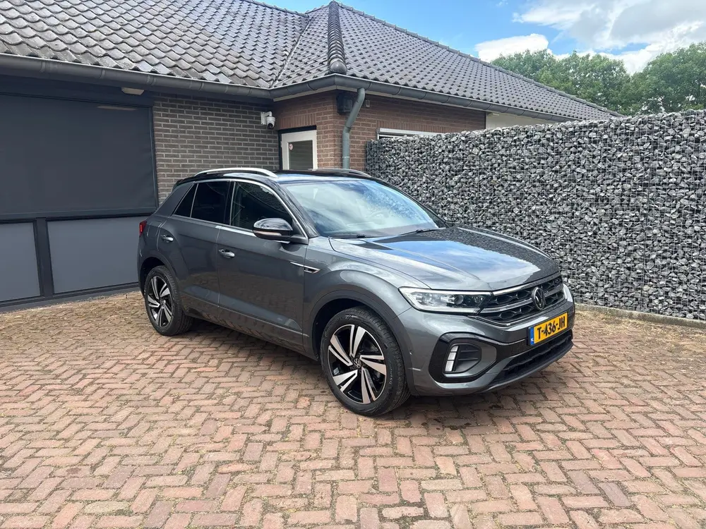 Volkswagen T-Roc 1.5 TSI R-Line Business uit 2023, foto 2