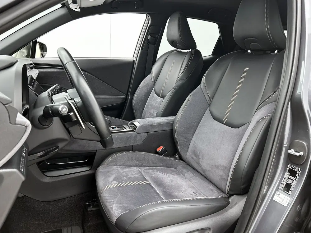 Lexus LBX Cool 2WD uit 2024, foto 16