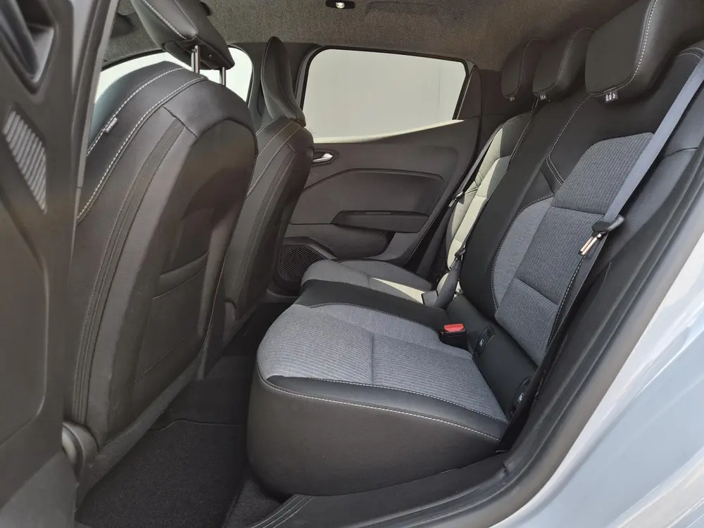Renault Clio 1.6 E-Tech Full Hybrid 145 techno uit 2025, foto 8