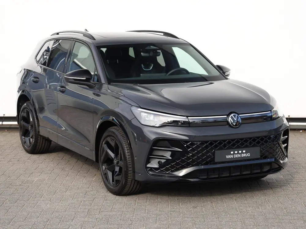 Volkswagen Tiguan 1.5 eTSI R-Line Edition 150PK DSG Black st uit 2024, foto 3