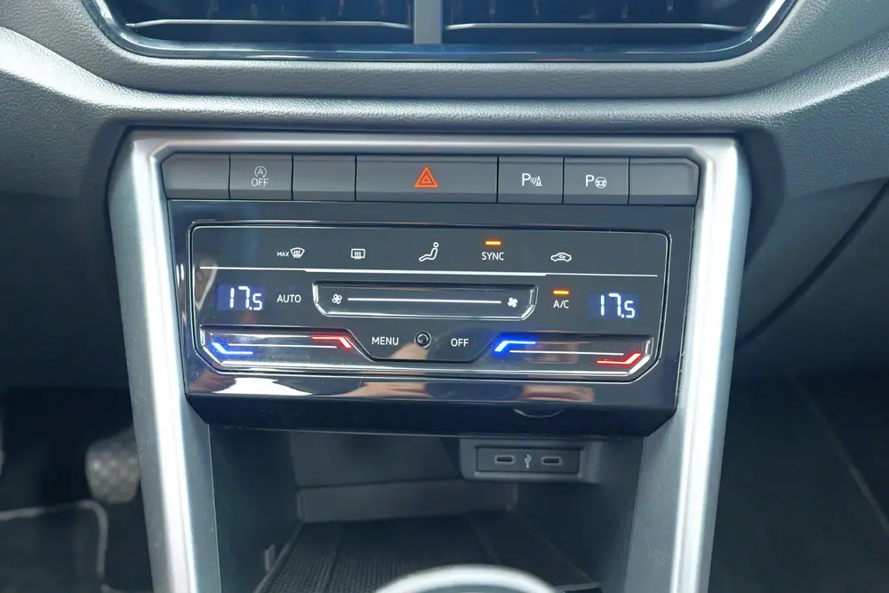 Volkswagen T-Roc 1.5 TSI Life | Climate control | Digitaal d uit 2023, foto 19