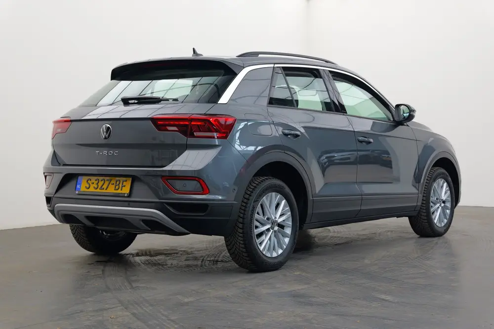 Volkswagen T-Roc 1.5 TSI Life | Climate control | Digitaal d uit 2023, foto 2