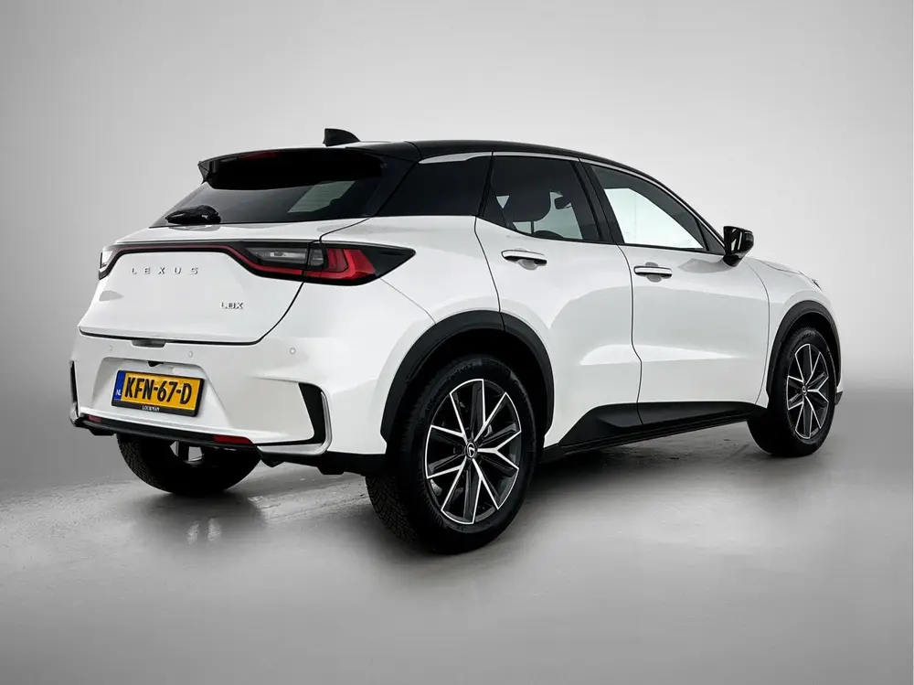 Lexus LBX Cool 2WD uit 2024, foto 2