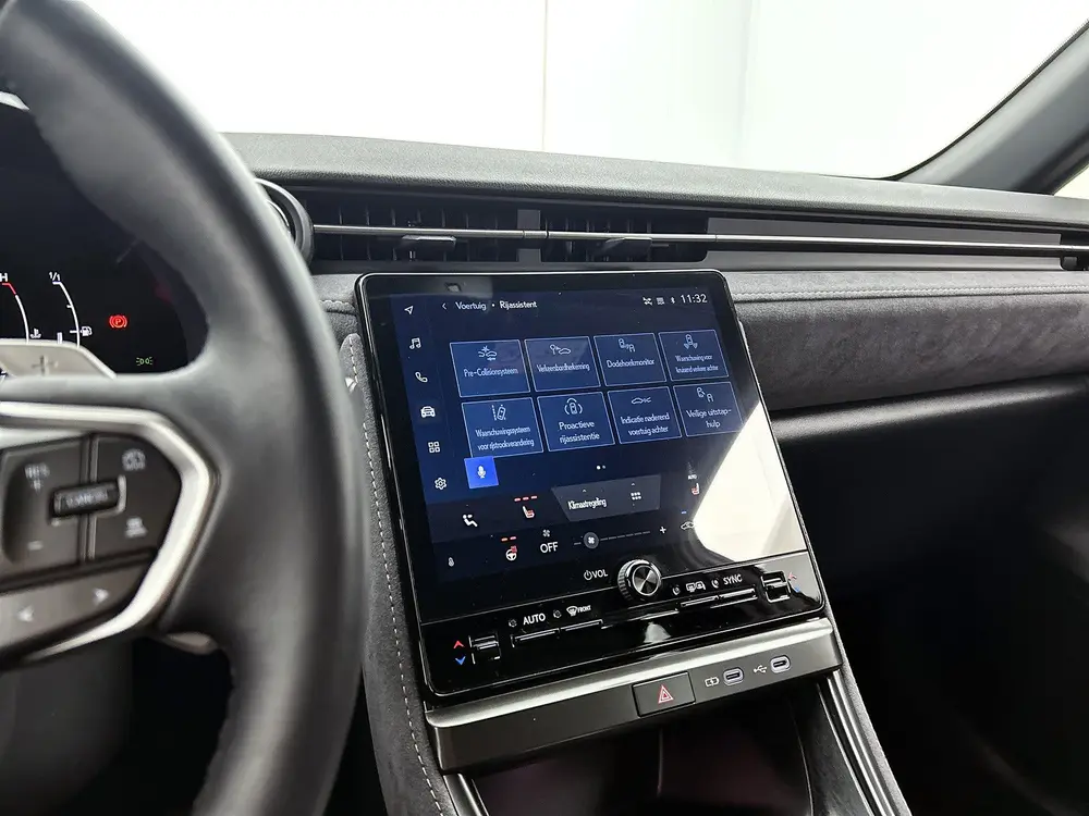 Lexus LBX Cool 2WD uit 2024, foto 20