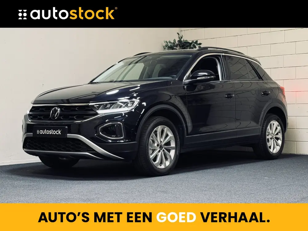 Volkswagen T-Roc 1.0 TSI Life | Camera | CarPlay | ACC uit 2024