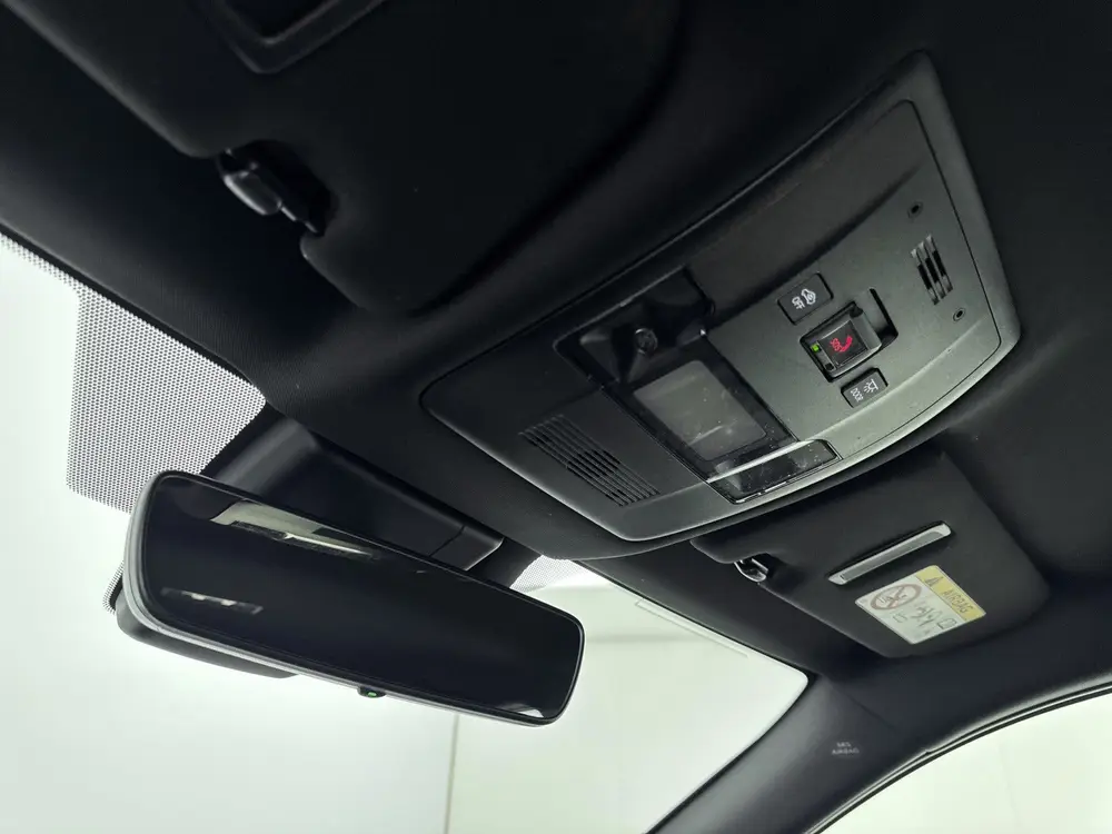 Lexus UX 250h Luxury Line // DEALERONDERHOUDEN // LEDER // uit 2019, foto 6