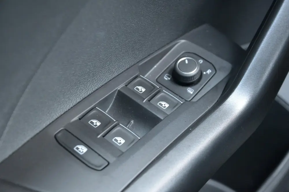 Volkswagen T-Cross 1.0 TSI R-Line Automaat | Navigatie | ACC uit 2023, foto 19
