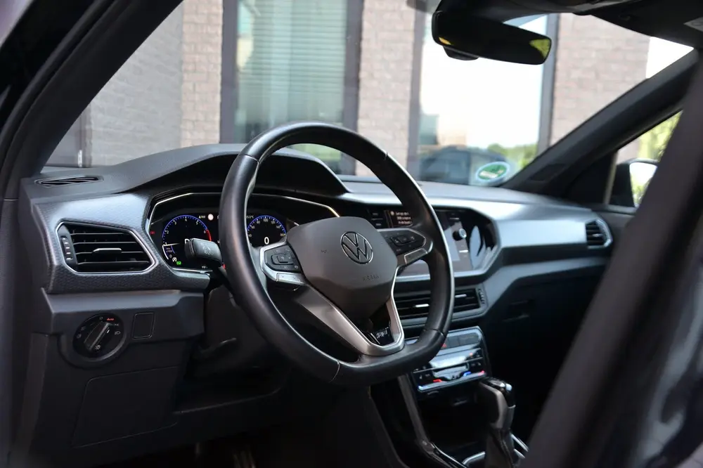 Volkswagen T-Cross 1.0 TSI R-Line Automaat | Navigatie | ACC uit 2023, foto 6