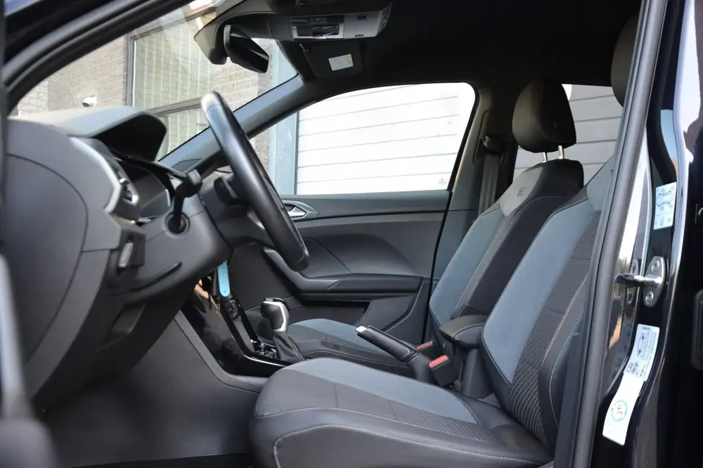 Volkswagen T-Cross 1.0 TSI R-Line Automaat | Navigatie | ACC uit 2023, foto 7