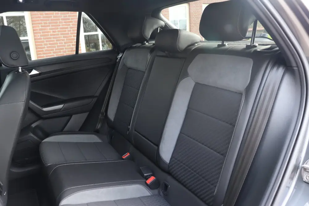Volkswagen T-Roc 1.5TSI R-Line DSG | TREKHAAK | PANO | ACC | uit 2020, foto 14