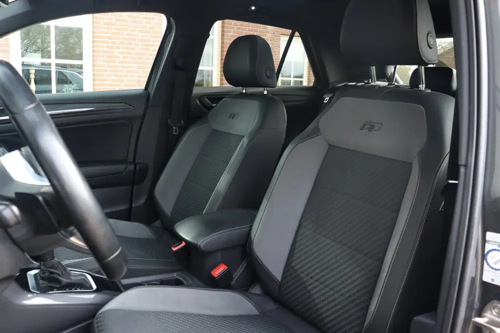 Volkswagen T-Roc 1.5TSI R-Line DSG | TREKHAAK | PANO | ACC | uit 2020, foto 4