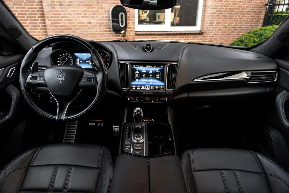 Maserati Levante 3.0 V6 S TwinTurbo AWD GranSport 430 PK Led uit 2019, foto 17