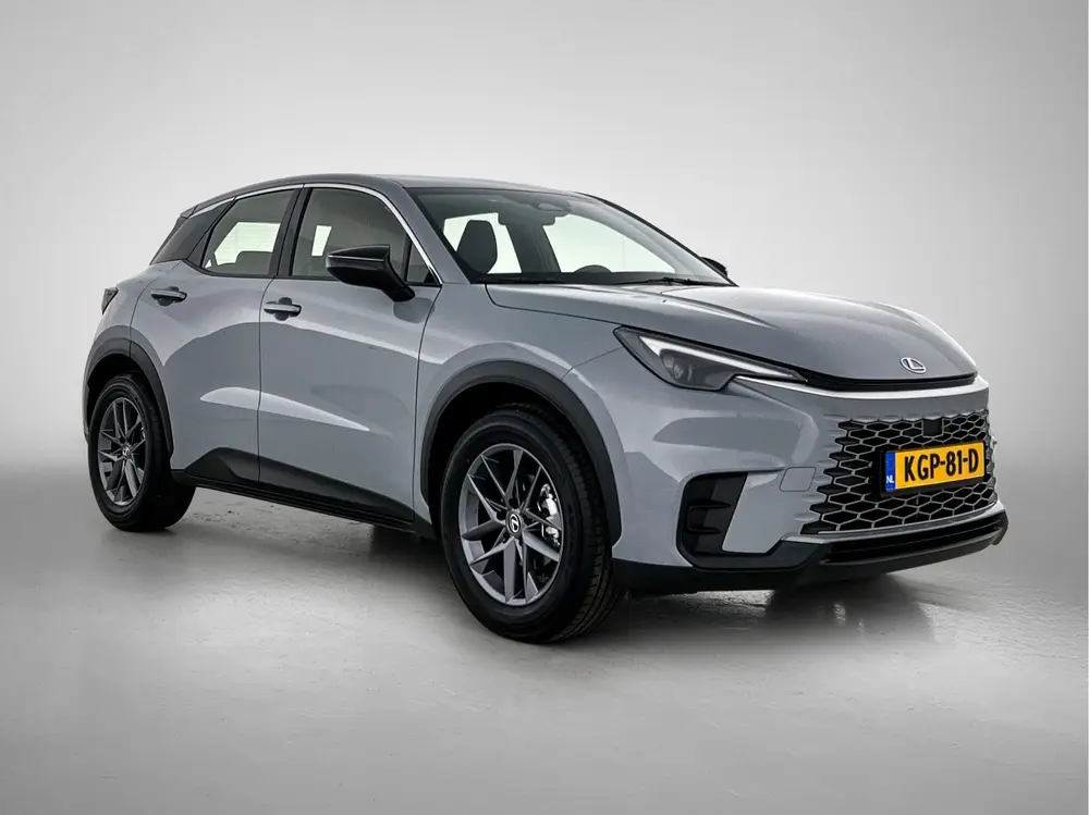 Lexus LBX 2WD uit 2024, foto 13
