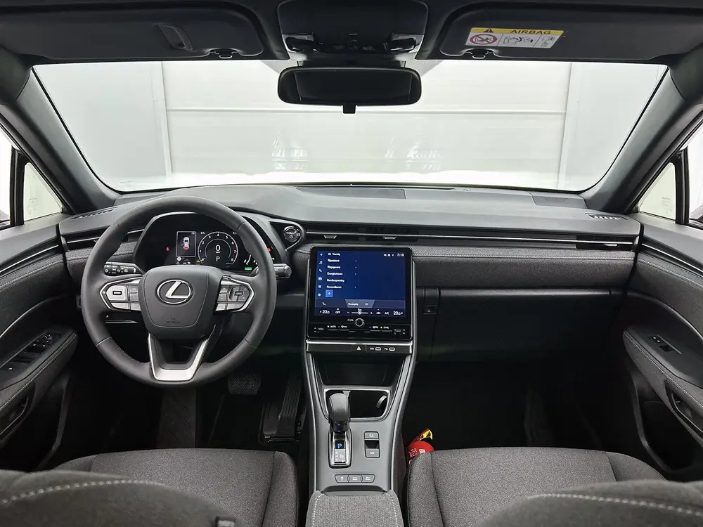 Lexus LBX 2WD uit 2024, foto 4
