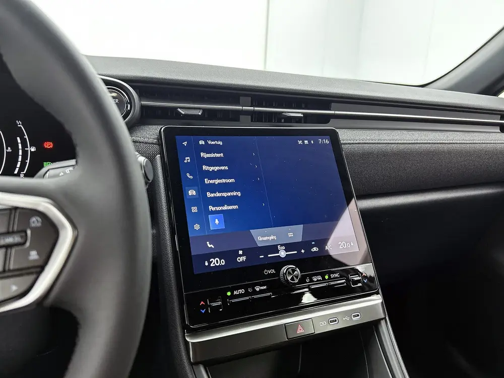 Lexus LBX 2WD uit 2024, foto 7