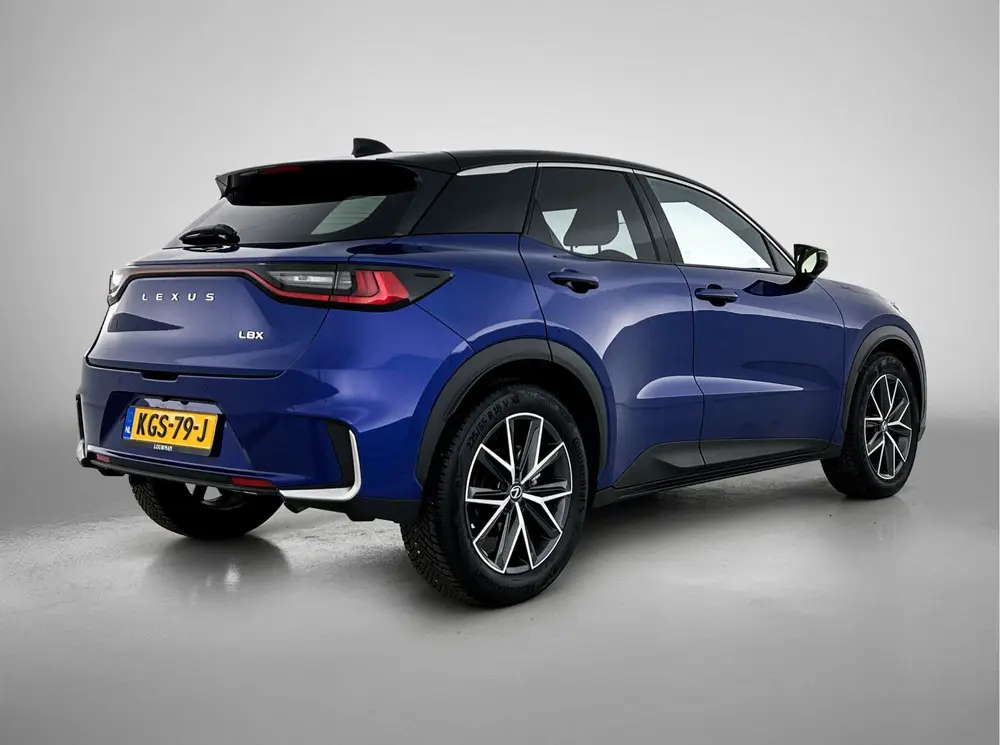 Lexus LBX Cool 2WD uit 2025, foto 2
