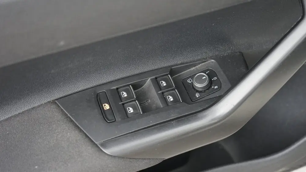 Volkswagen Polo 1.0 TSI R-Line AUTOMAAT |CAMERA|CARPLAY|CLIM uit 2022, foto 13