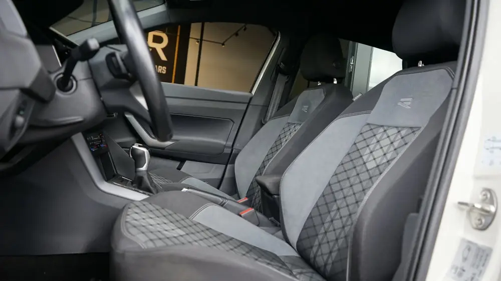 Volkswagen Polo 1.0 TSI R-Line AUTOMAAT |CAMERA|CARPLAY|CLIM uit 2022, foto 3
