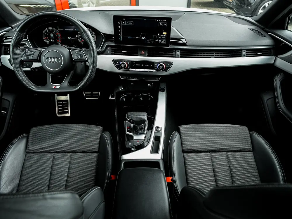 Audi A4 40 TFSI Launch edition S-Line uit 2019, foto 2