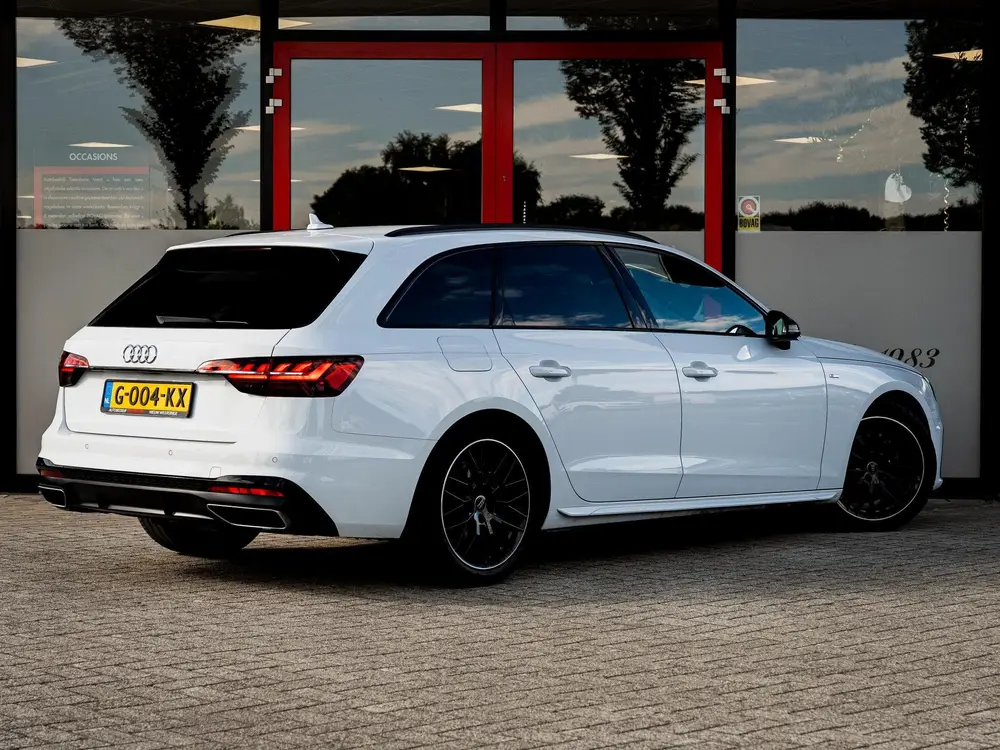 Audi A4 40 TFSI Launch edition S-Line uit 2019, foto 3