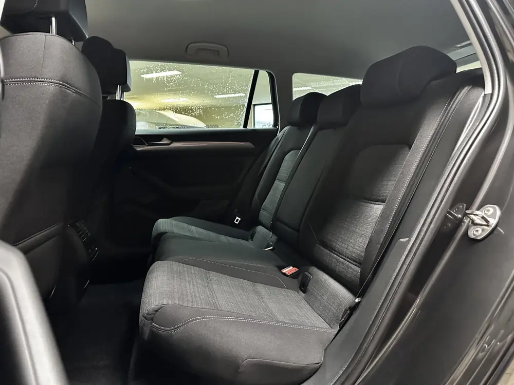 Volkswagen Passat Variant 1.5 TSI Business/ Trekhaak/ Virtua uit 2021, foto 10