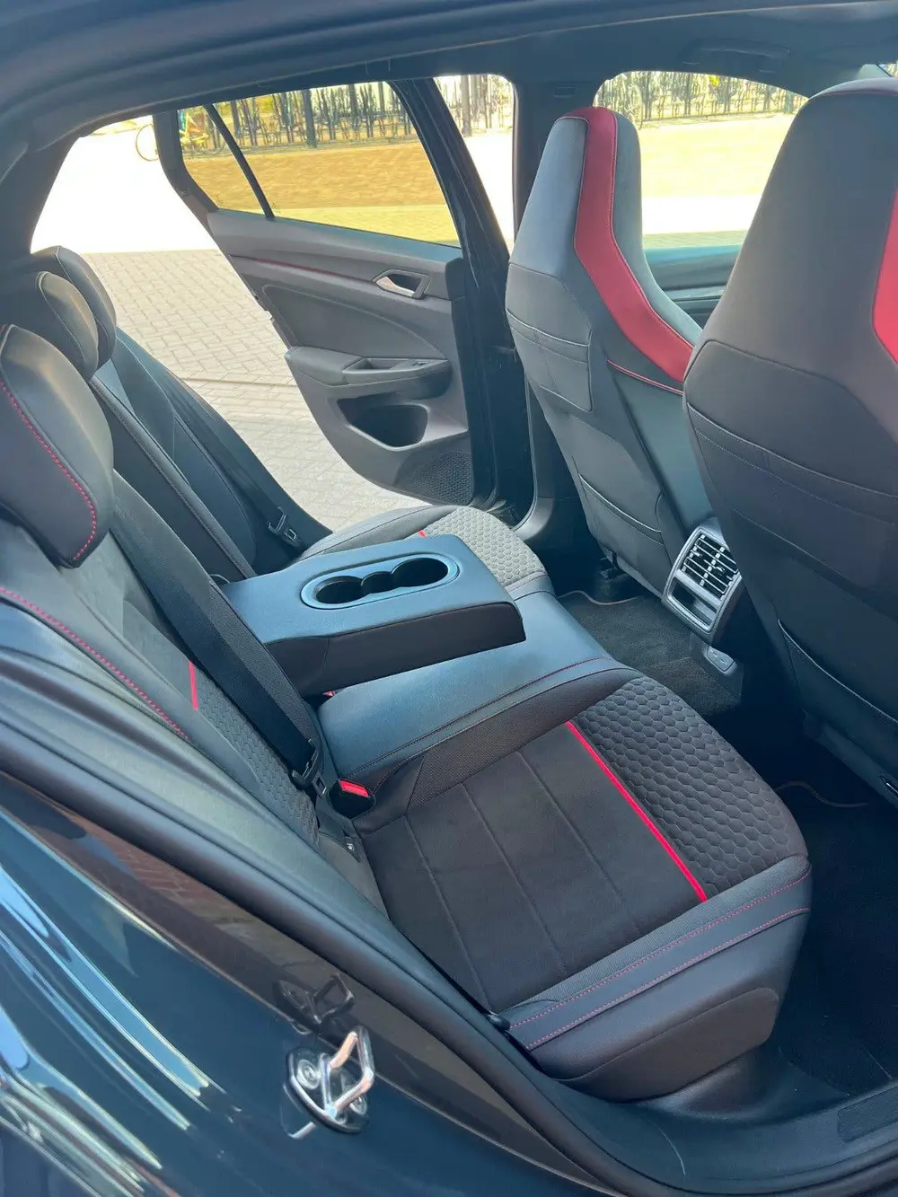 Volkswagen Golf 8 2.0 GTI Clubsport 221KW Dsg7 2022 Grijs uit 2022, foto 10