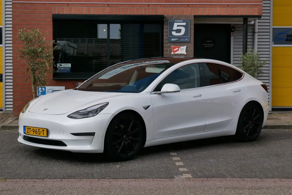Tesla Model 3 Performance AWD.pb1n. 75 kWh pano org ned. uit 2019, foto 3