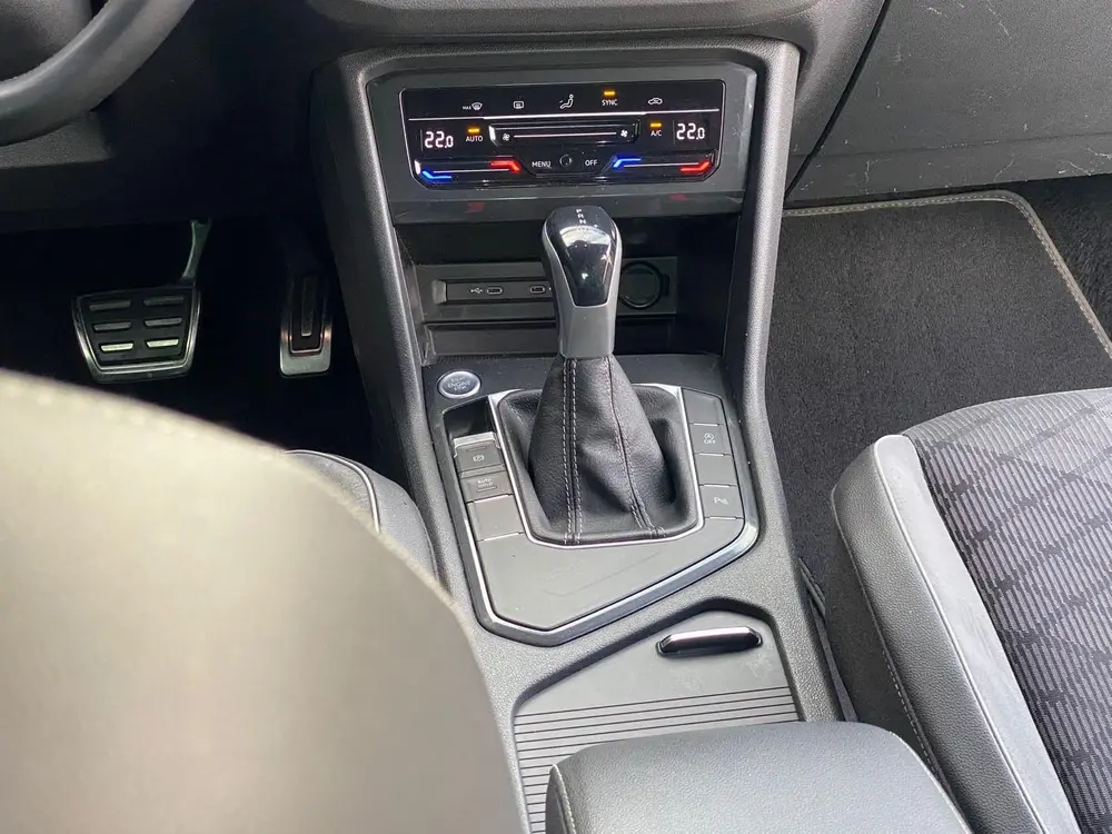 Volkswagen Tiguan 1.5 TSI R-Line Business+ (bj 2020) uit 2020, foto 17